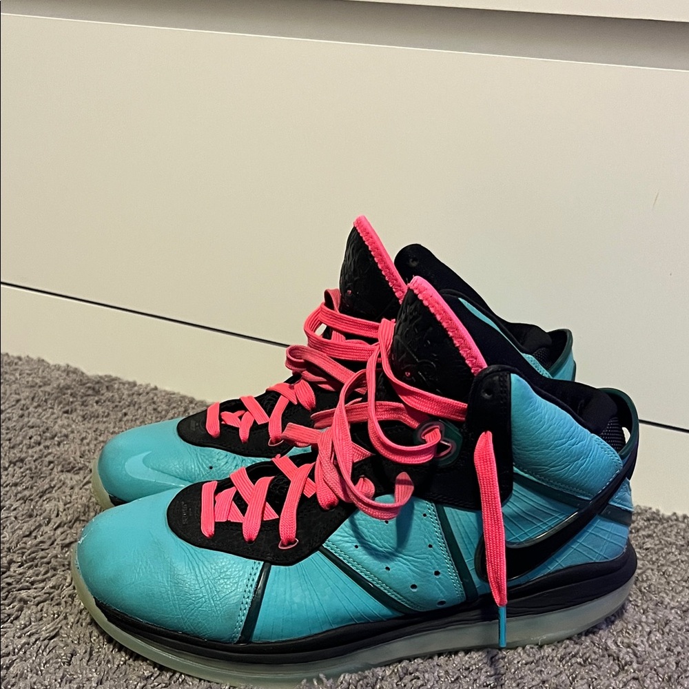 Nike Women's Blue and Pink Athletic Sneakers